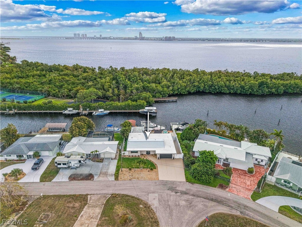 4322 Harbour Lane