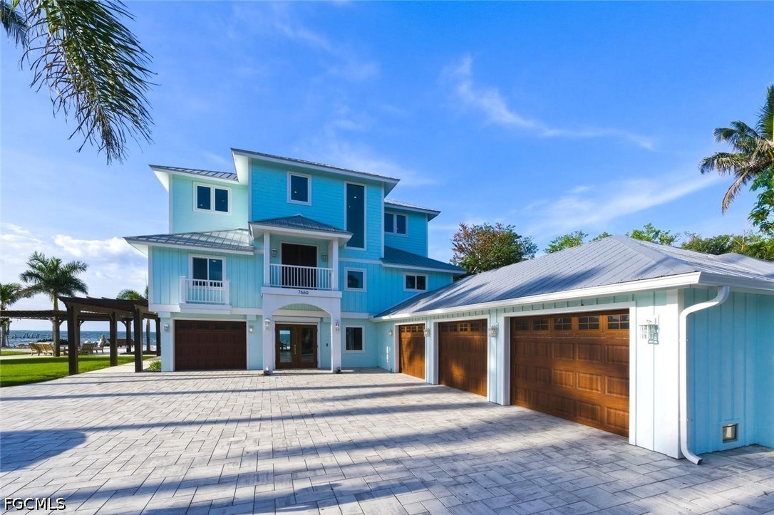 7660 Bocilla Lane