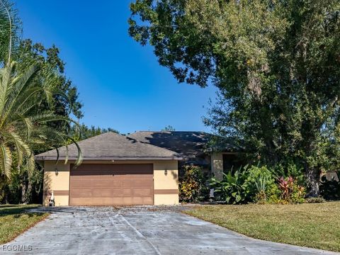 7841 Deni Drive North Fort Myers FL 33917