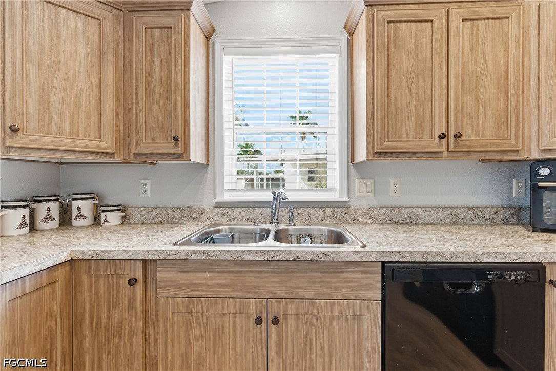 5558 Palm Beach Boulevard 249