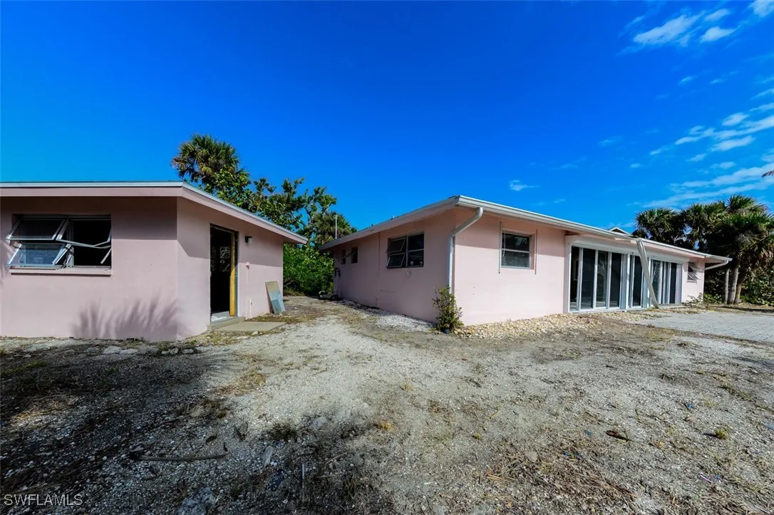 Sanibel, Florida 33957, United States, 3 Bedrooms Bedrooms, ,2 BathroomsBathrooms,Residential,Pending,30624