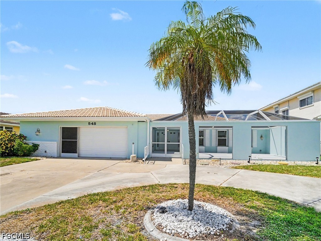 548 Belvedere Court - Photo 2
