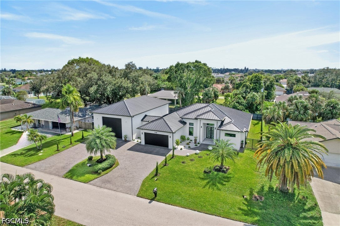 708 SW 10th Street