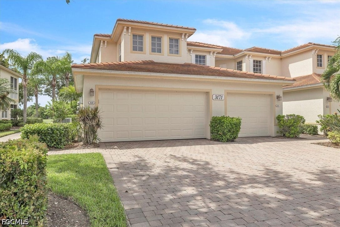 3071 Meandering Way 101
