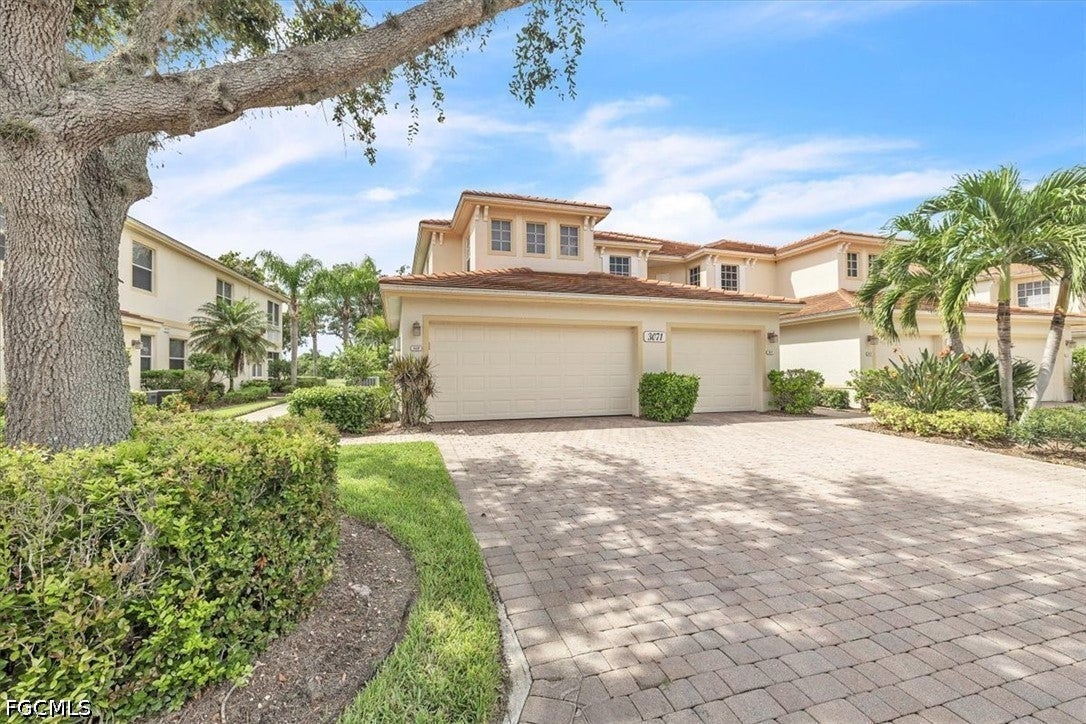 3071 Meandering Way 101