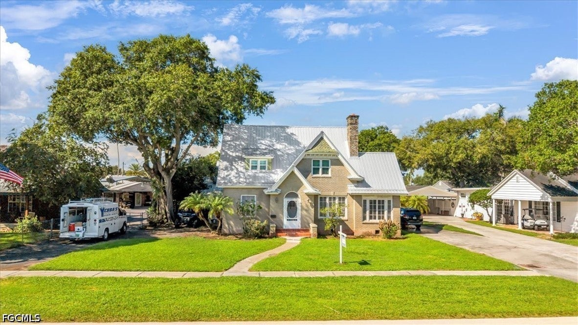 236 E Arcade Avenue