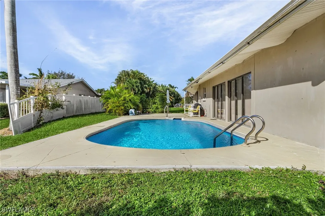 Cape Coral, Florida 33904, United States, 3 Bedrooms Bedrooms, ,2 BathroomsBathrooms,Residential,Active,37297