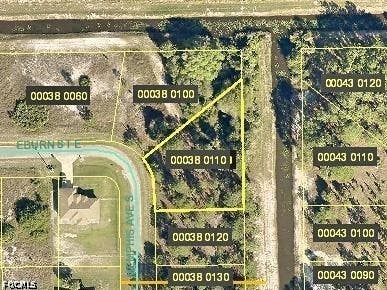 Photo of 933 Memphis Avenue, Lehigh Acres, FL 33974 (MLS # 2026033599)