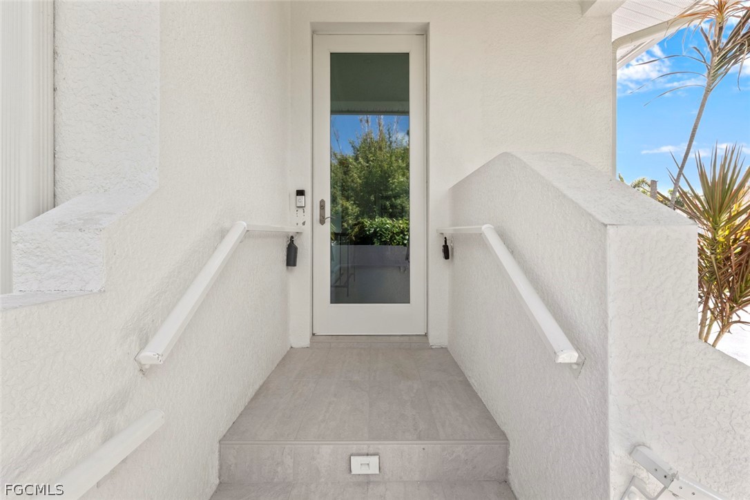 1395 Curlew Avenue 1