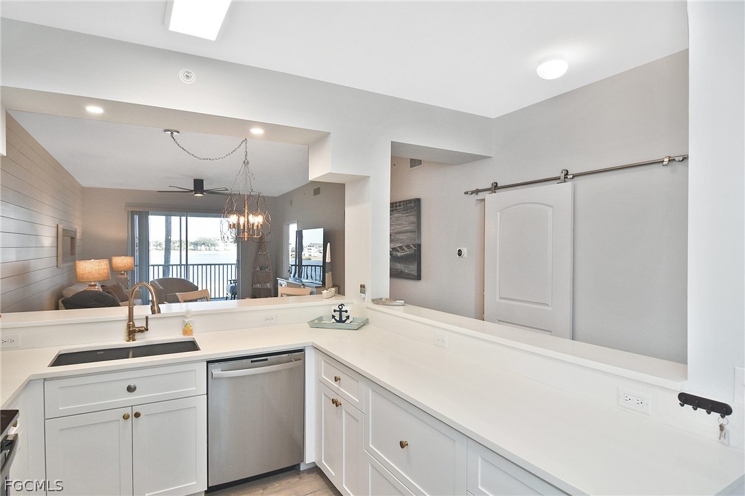 10460 Washingtonia Palm Way 1324