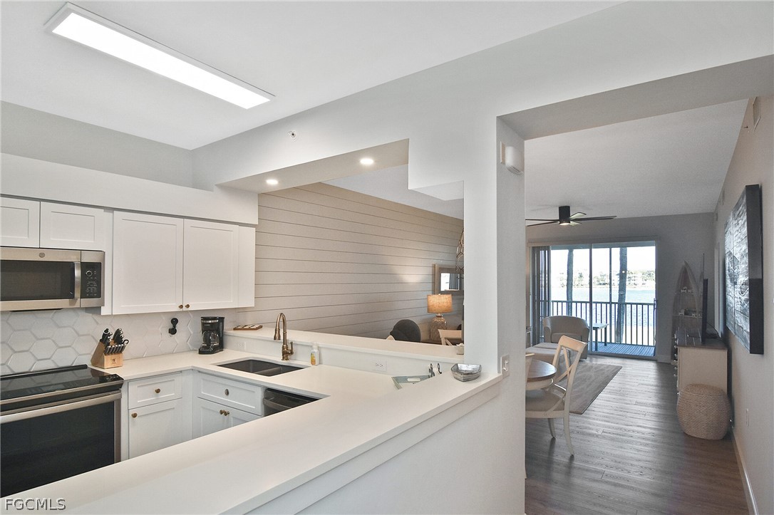 10460 Washingtonia Palm Way 1324