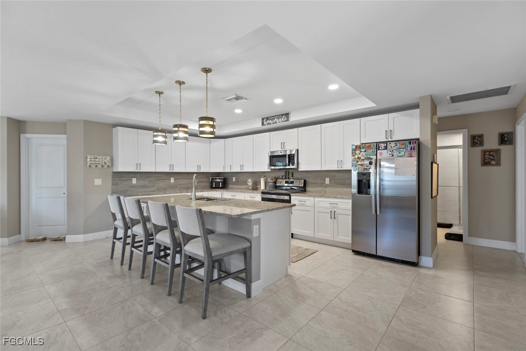 633 Carrillon Avenue S