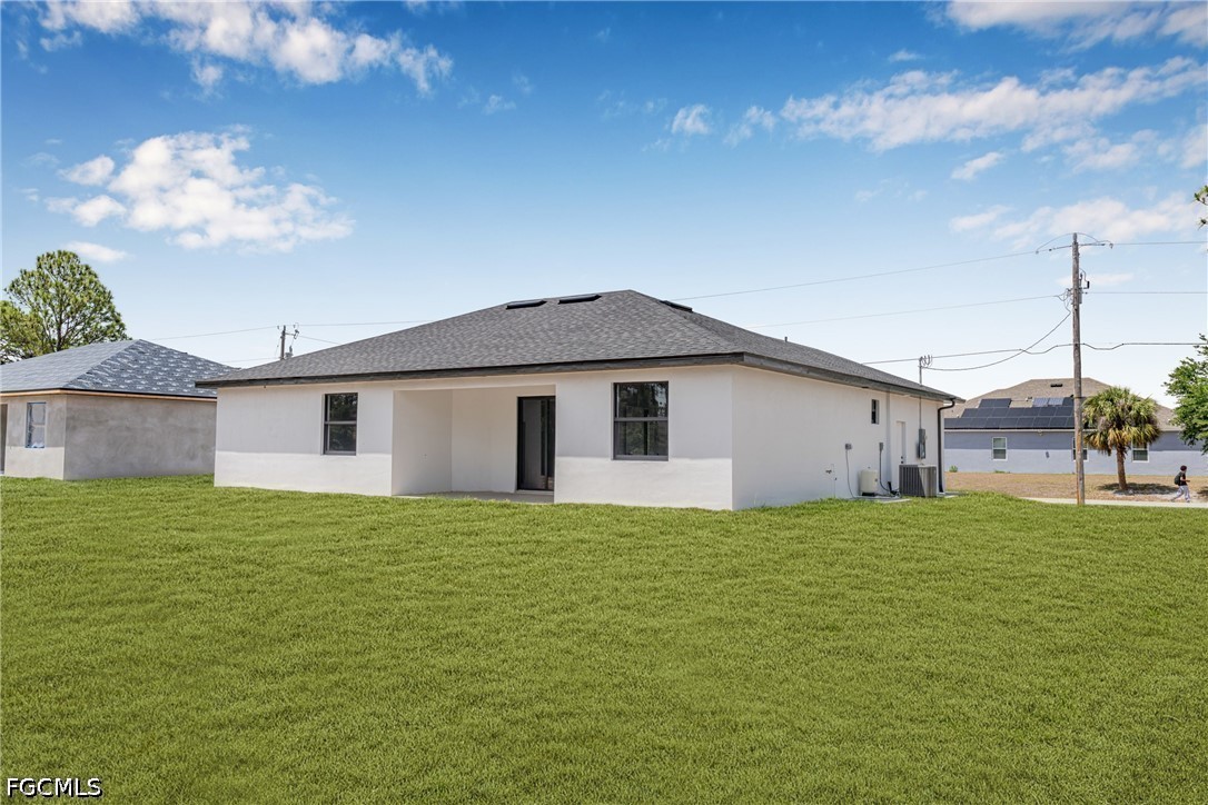 618 Raintree Street E