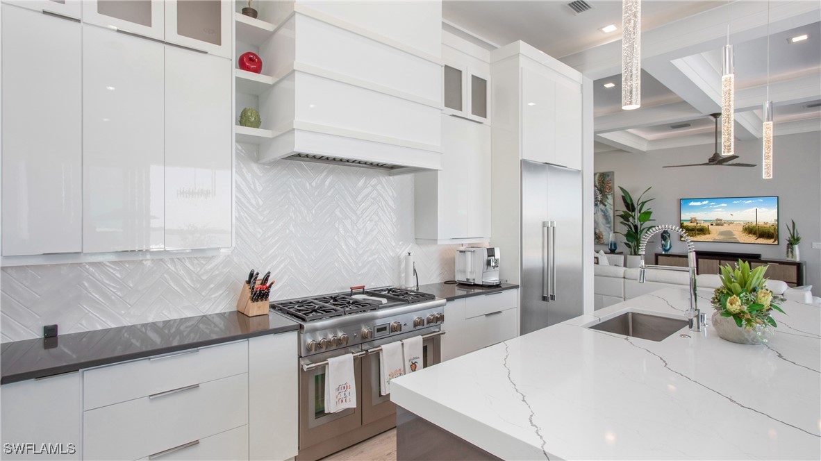 720 Tigertail Court