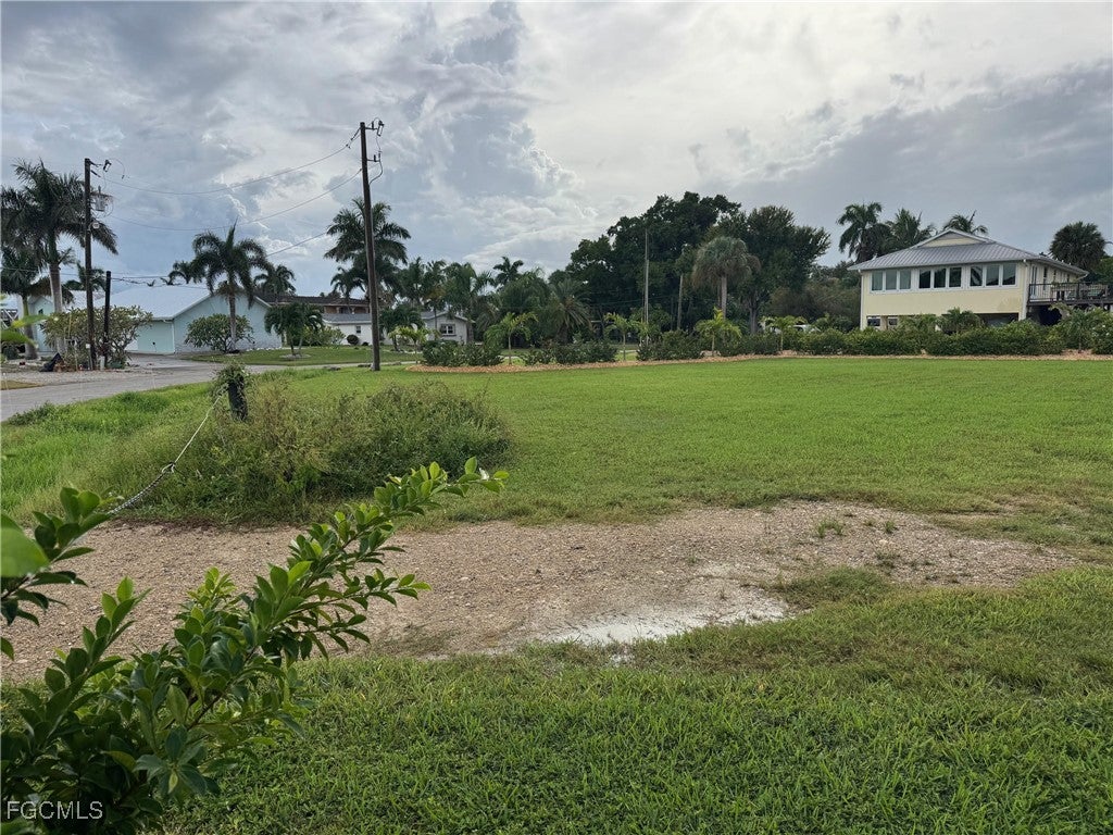 1746 Seafan Circle