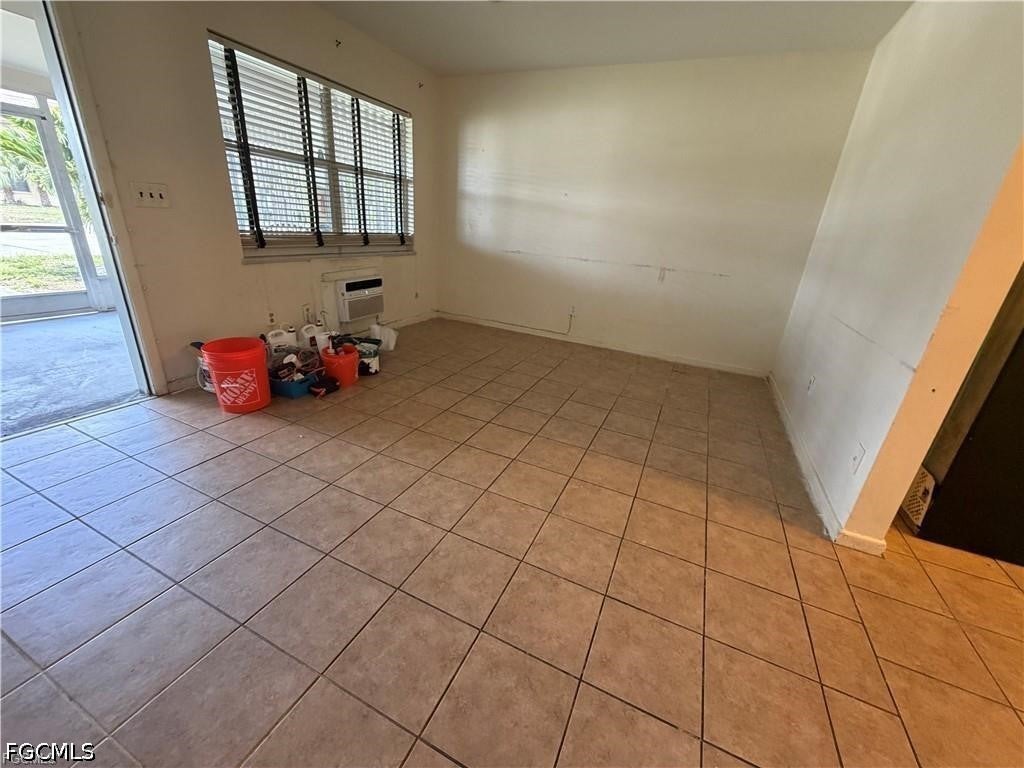 4902 Victoria Drive 1