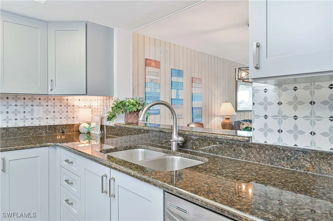 Fort Myers, Florida 33908, United States, 2 Bedrooms Bedrooms, ,2 BathroomsBathrooms,Residential,Active,85249