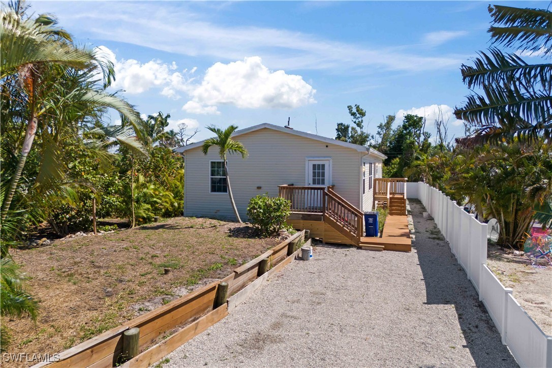 5529 Rainbow Drive
