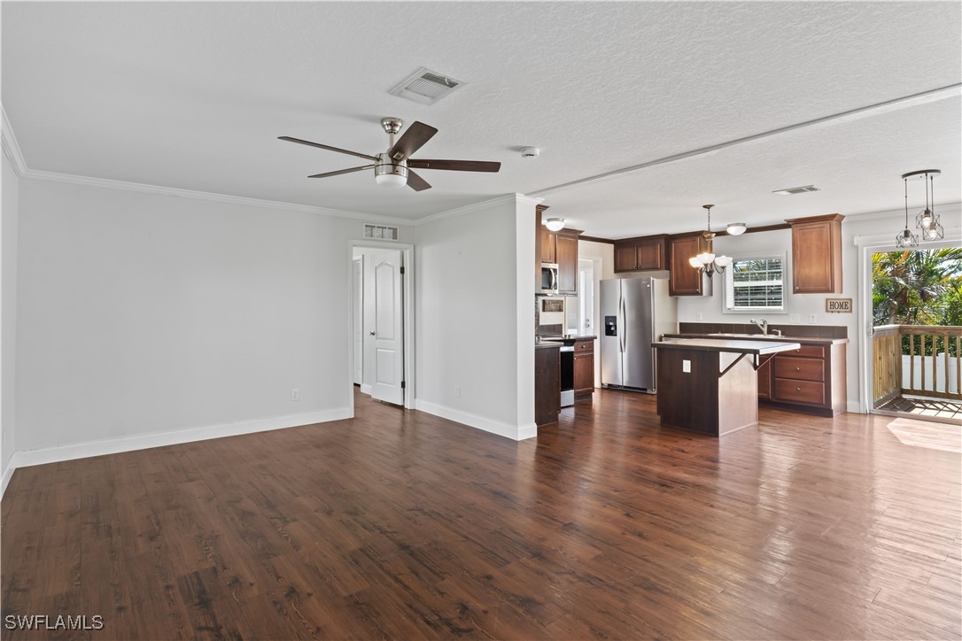 5529 Rainbow Drive