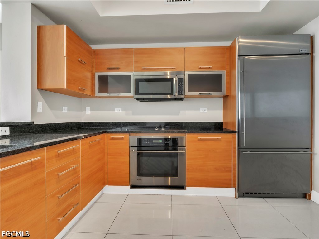 3000 Oasis Grand Boulevard 2905