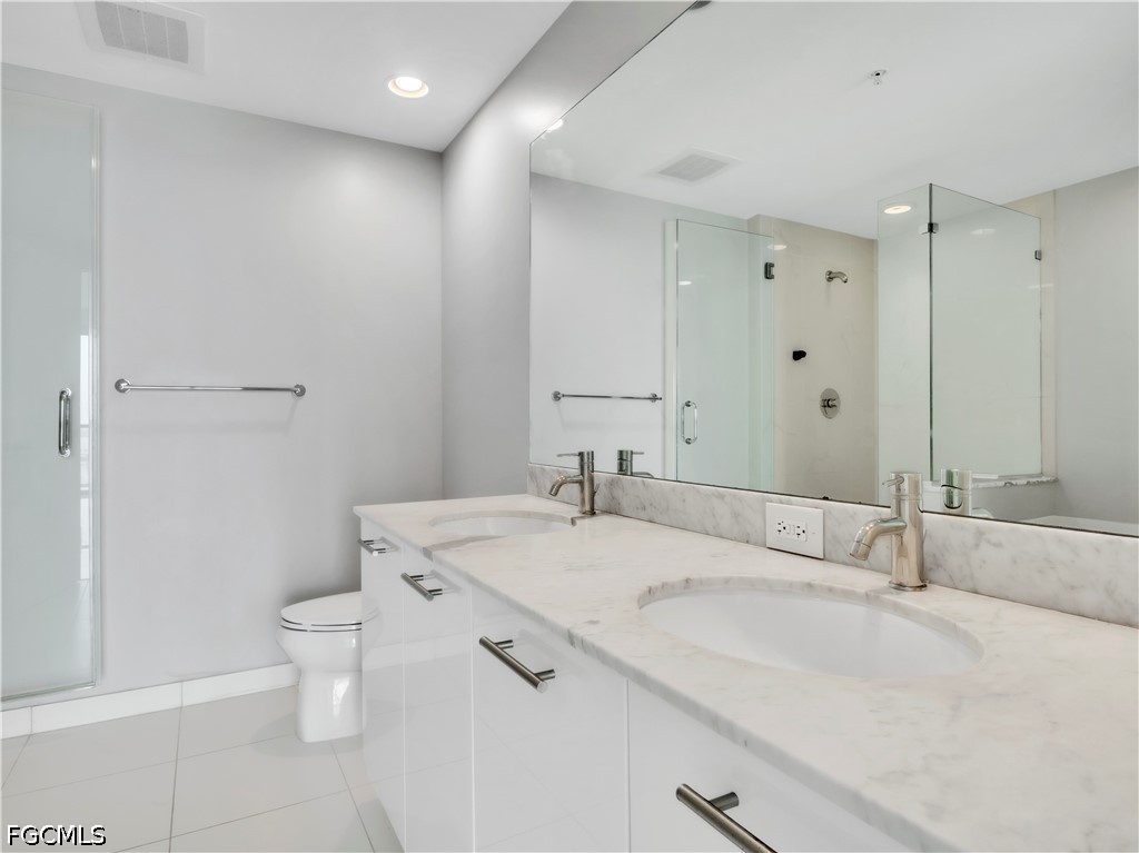 3000 Oasis Grand Boulevard 2905