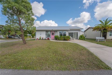 2001 Schooner Drive Labelle FL 33935