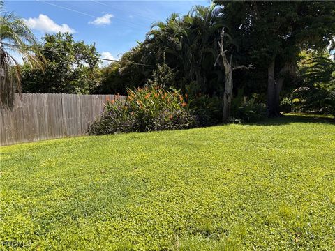 Tiny photo for Fort Myers, FL 33919 (MLS # 2025008384)