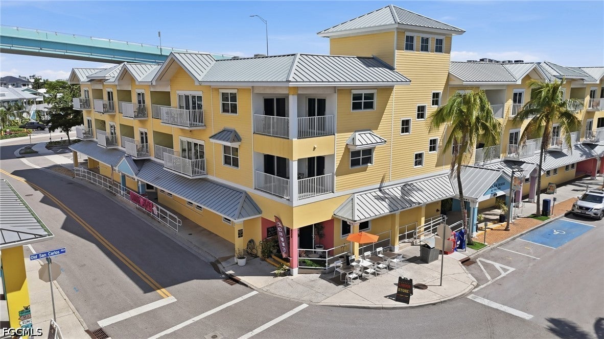 450 Old San Carlos Boulevard G106