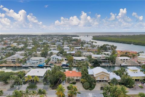 A home in ISLAMORADA