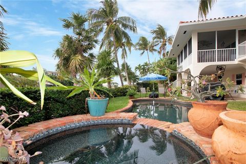 A home in ISLAMORADA