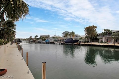 A home in ISLAMORADA