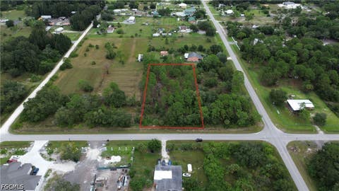 Photo of 287 Avenida Del Sur, Clewiston, FL 33440 (MLS # 2026031005)