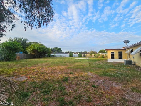 Tiny photo for 423 Morgan Circle S, Lehigh Acres, FL 33936 (MLS # 2026021957)