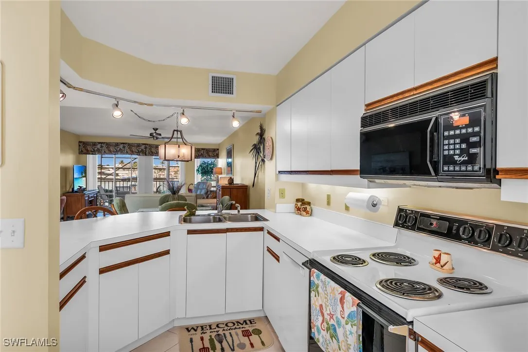 Marco Island, Florida 34145, United States, 2 Bedrooms Bedrooms, ,2 BathroomsBathrooms,Residential,Active,137569