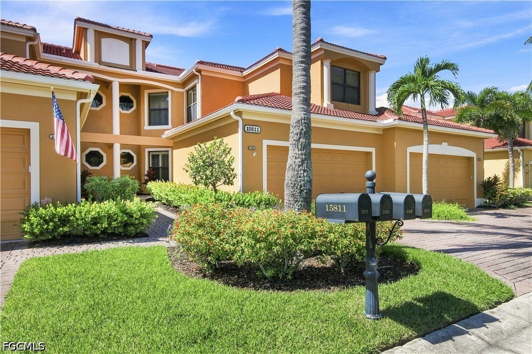 15811 Prentiss Pointe Circle 102