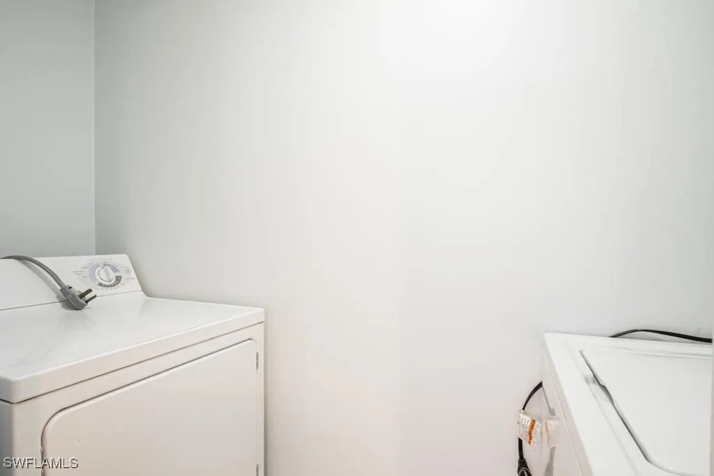 Fort Myers, Florida 33907, United States, 2 Bedrooms Bedrooms, ,2 BathroomsBathrooms,Residential,Active,33263