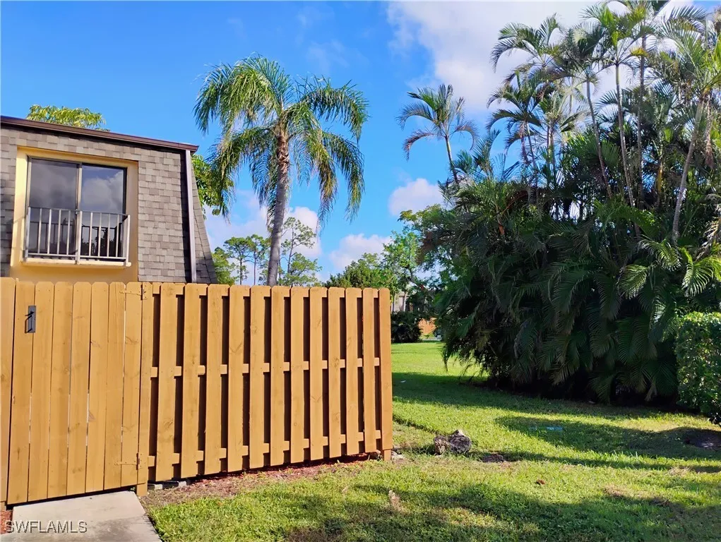 Fort Myers, Florida 33907, United States, 2 Bedrooms Bedrooms, ,2 BathroomsBathrooms,Residential,Active,33263