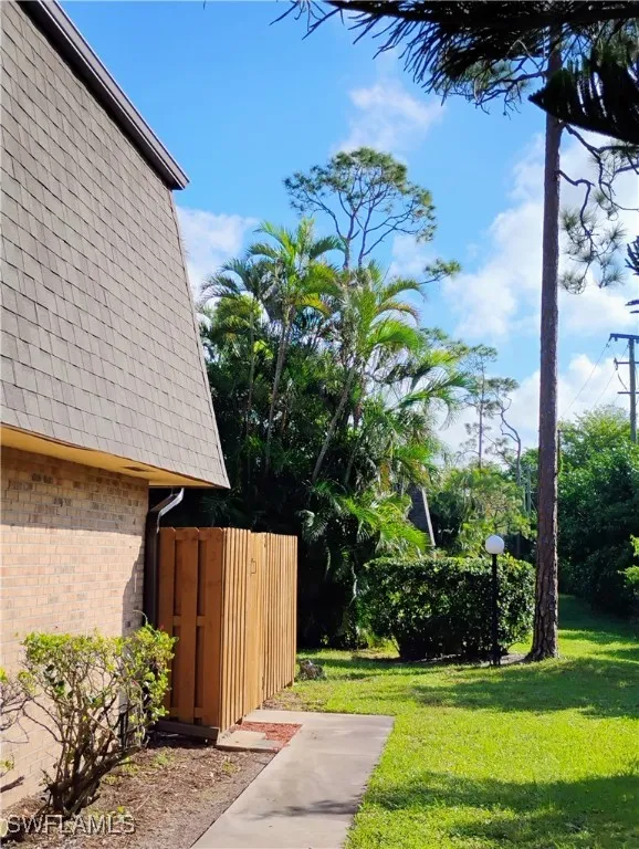 Fort Myers, Florida 33907, United States, 2 Bedrooms Bedrooms, ,2 BathroomsBathrooms,Residential,Active,33263