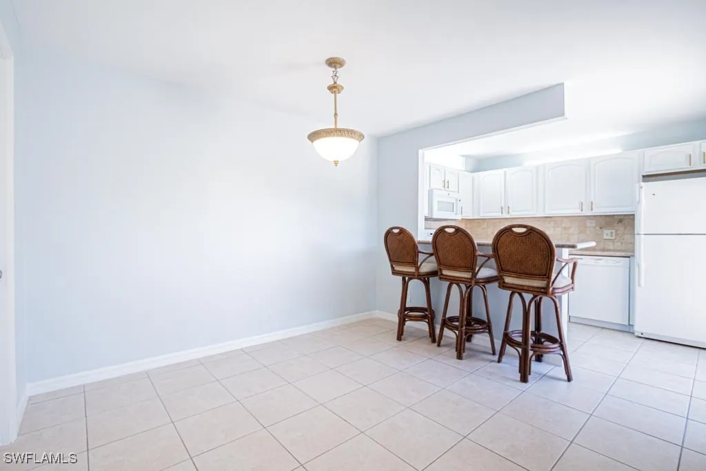 Fort Myers, Florida 33907, United States, 2 Bedrooms Bedrooms, ,2 BathroomsBathrooms,Residential,Active,33263