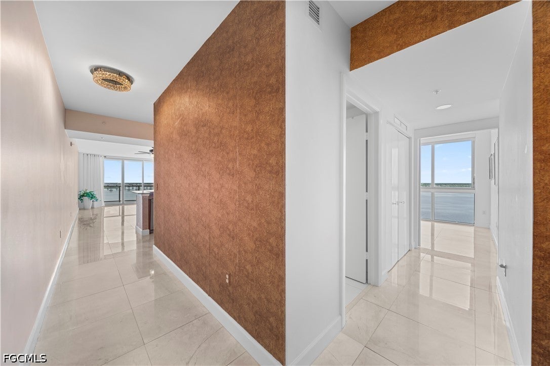 3000 Oasis Grand Boulevard 1407