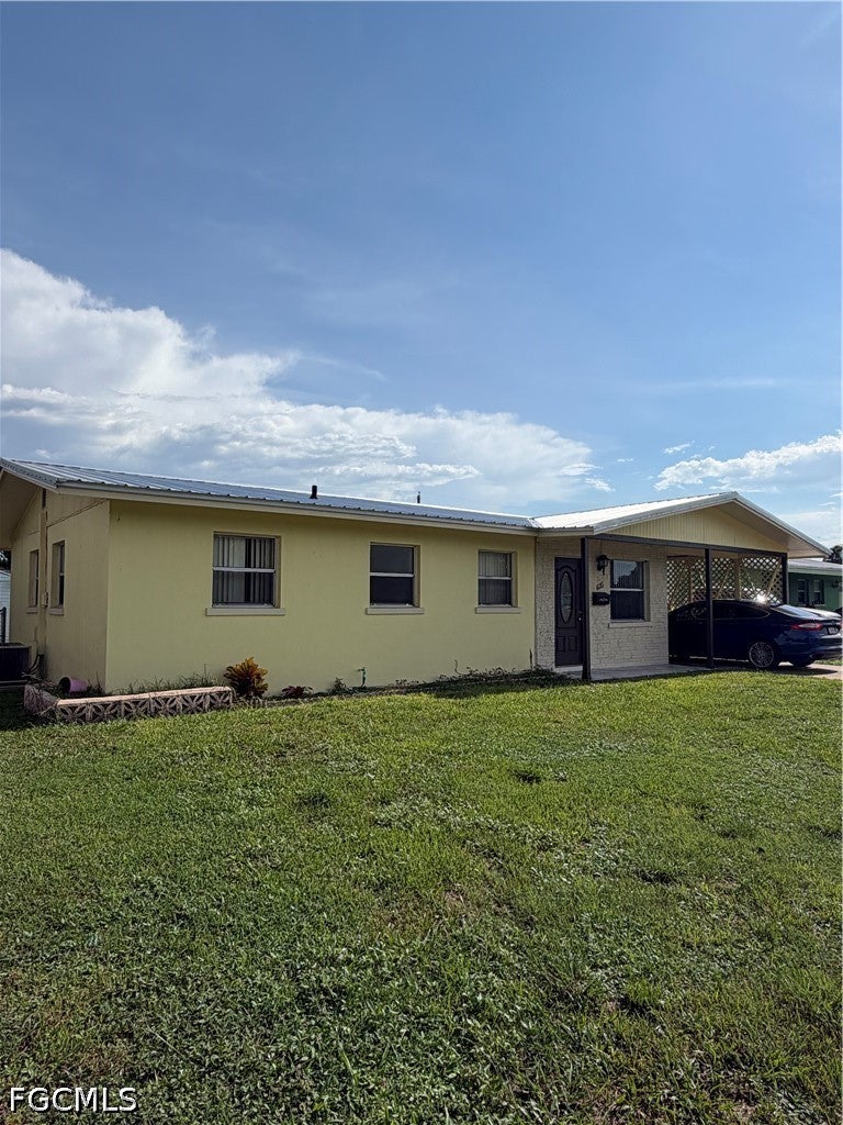 428 W Alverdez Avenue