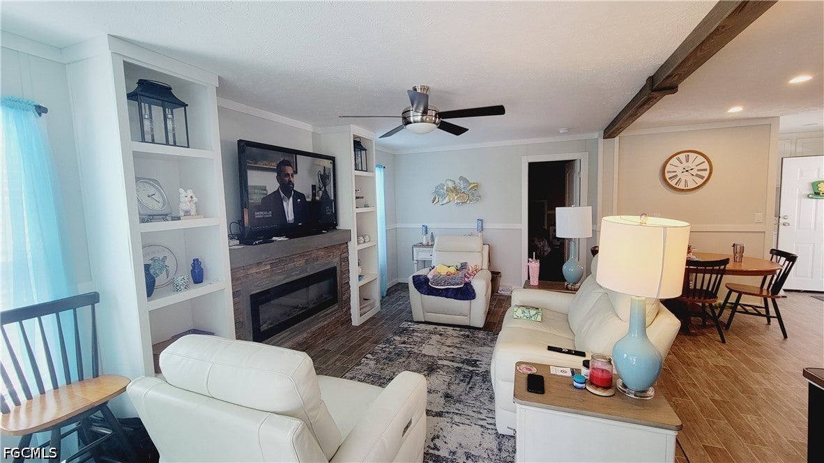 352 Shoreland Drive