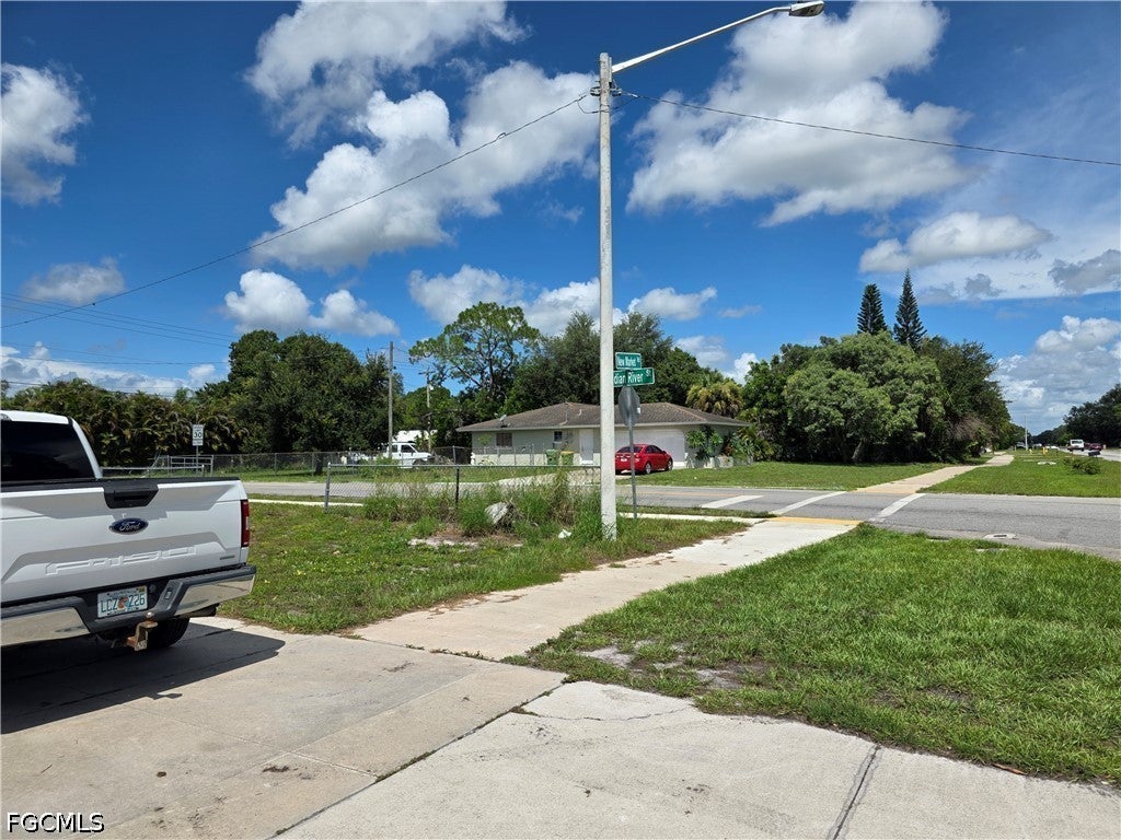 615 New Market Road W