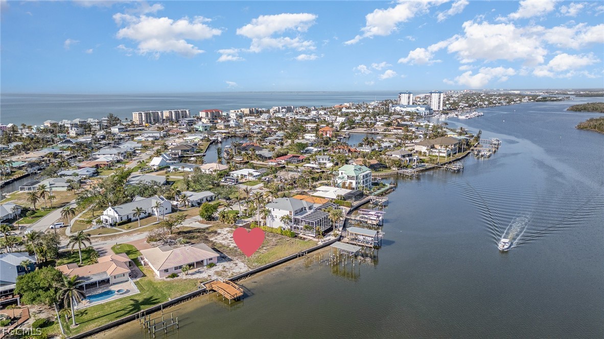 Spectacular oversized bayfront homesite?spanning o