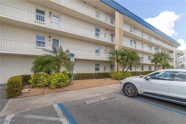 6220 AUGUSTA DR APT 307, FORT MYERS, FL 33907 - Image 61ebfb3f5c0eff5f5925cb9d4ae84748/434028552