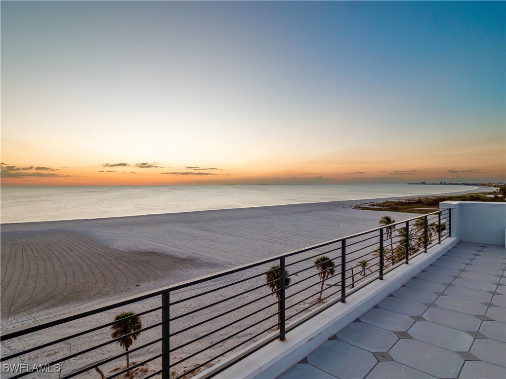 6230 Estero Boulevard 401