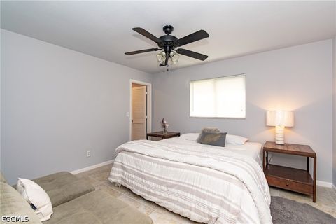 Tiny photo for 908 SE 33rd Street, Cape Coral, FL 33904 (MLS # 2026021566)