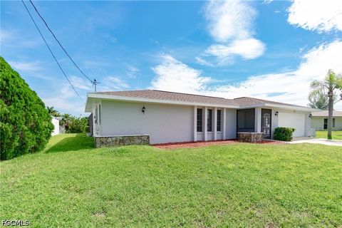 Tiny photo for 908 SE 33rd Street, Cape Coral, FL 33904 (MLS # 2026021566)