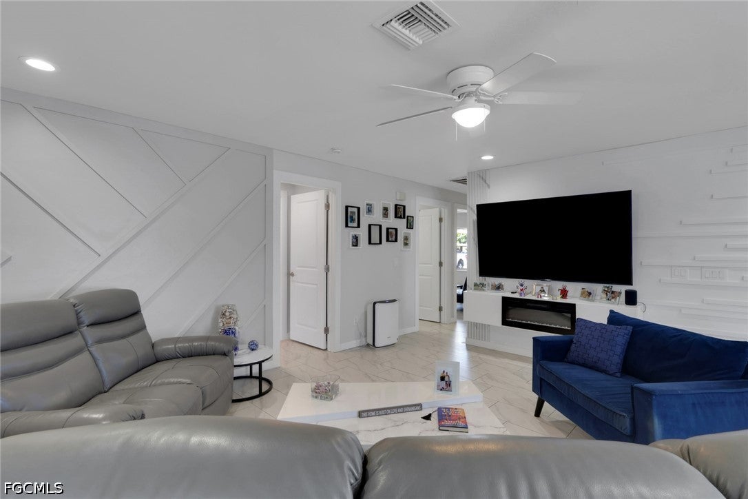 617/619 SE 12th Court