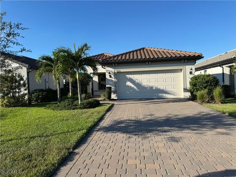 20036 KINGMONT 20036 KINGMONT Drive Estero FL 33928